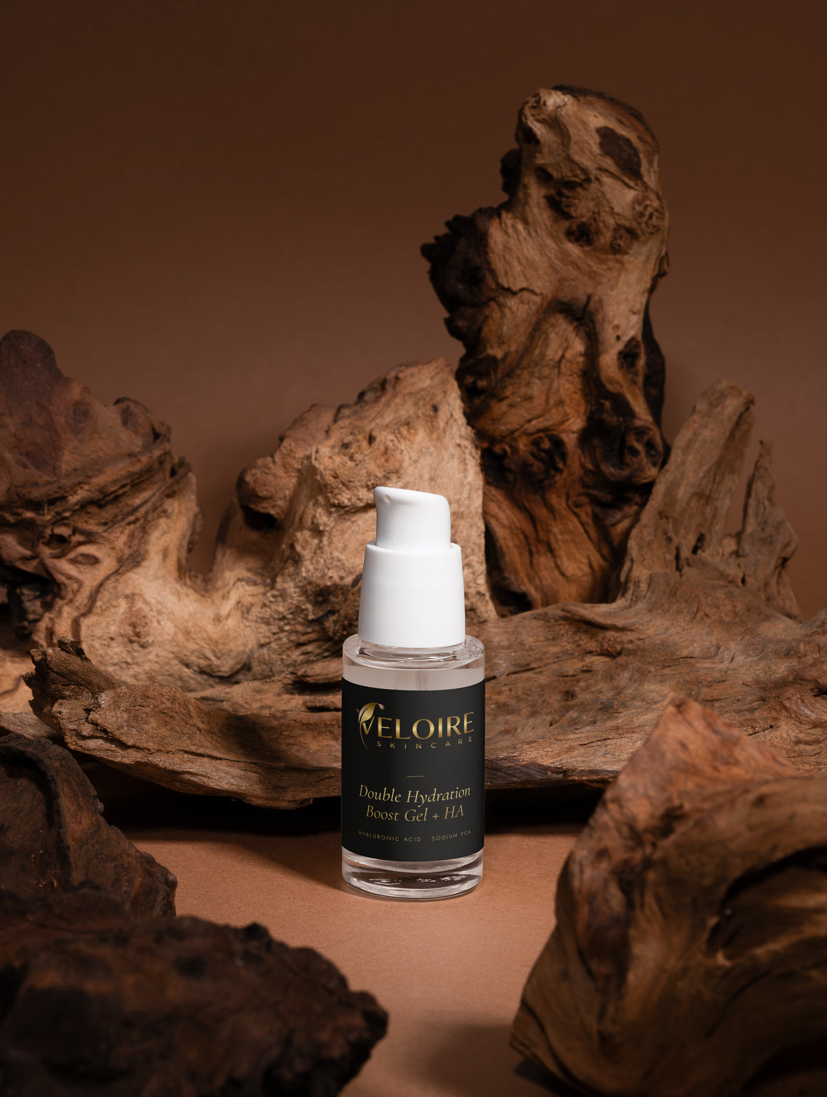 Veloire Double Hydration Boost Gel + HA 30 ml on natural stone